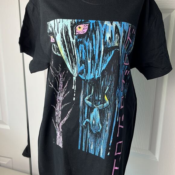 Junji Ito Miss Fuchi Pukes A Frog T-Shirt Black Small - Picture 2 of 6